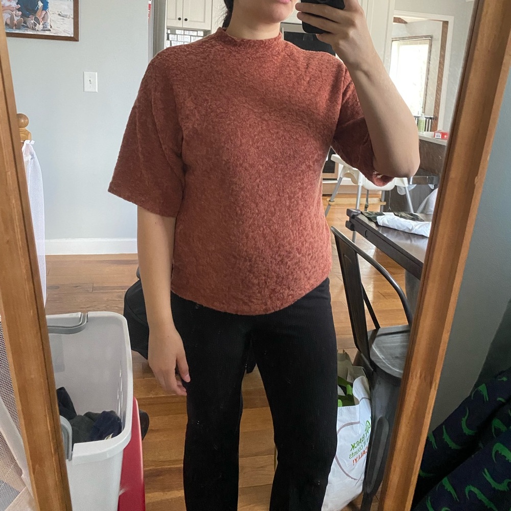 M//C Michelle by Comune Forever 21 Mock Neck Rust Colored Top size Small